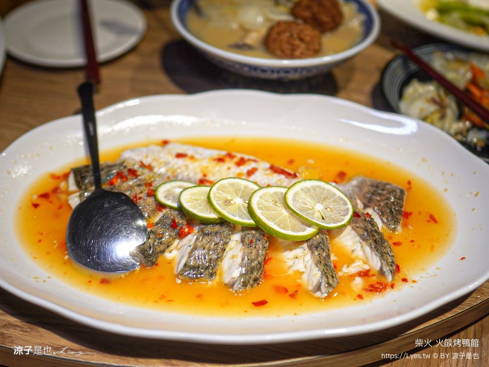 柴火火燄烤鴨館 菜單 台中烤鴨推薦 北屯松竹美食 櫻桃片皮鴨 中式合菜餐廳 火焰片鴨秀 芋頭米粉鴨鍋 父親節 母親節 聚餐