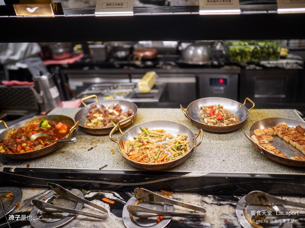 饗食天堂 lalaport 台中吃到飽推薦 必吃料理 台中美食 吃到飽餐廳 buffet 價位 牛排 生魚片 甜點
