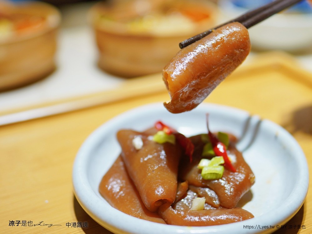 中港路邊 菜單 中友百貨 美食街 一中街 豬腳飯 控肉飯 虱目魚肚飯 小吃便當 村口微光新品牌