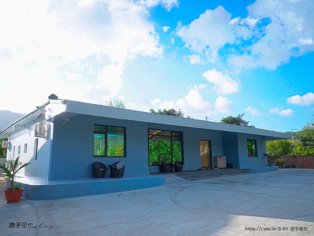 墾丁包棟民宿 屏東住宿 滿州住宿 touch villa 泳池 房型 庭院 卡拉ok 烤肉