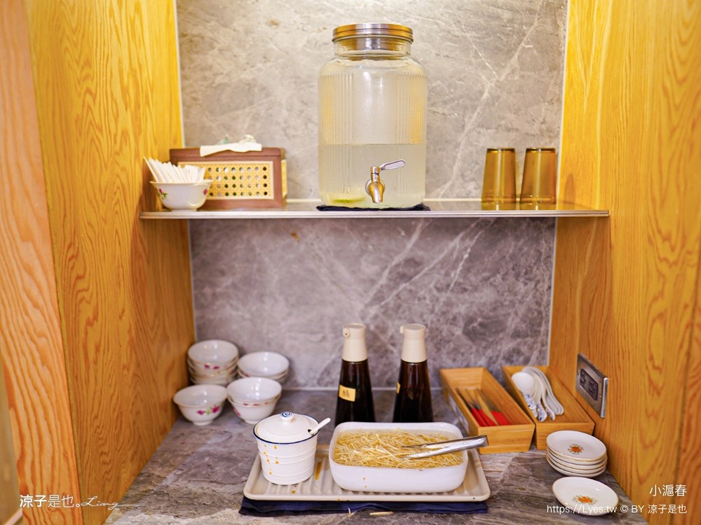 小滬春 菜單 上海鮮肉生煎 爆漿湯包 樓外樓 台中北屯 推薦美食 生煎專門店 蔥油餅 紅油炒手 菜單 上海鮮肉生煎 爆漿湯包 樓外樓 台中北屯 推薦美食 崇德二店 生煎專門店 蔥油餅 紅油炒手