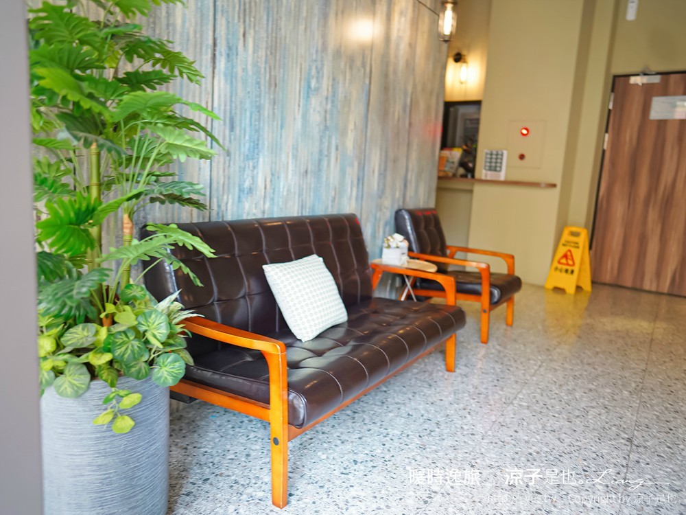 暖時逸旅 早餐 台南住宿 文青復古 國華街 赤嵌樓 永樂市場 台南親子飯店 Somer Hotel 三人房房型 房價