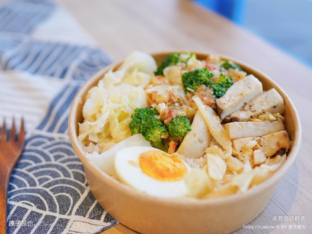高跟鞋教堂 承意咖啡 菜單 美食推薦 嘉義布袋景點 布袋海景公園 嘉義水上教堂 情侶約會 灰姑娘的玻璃鞋