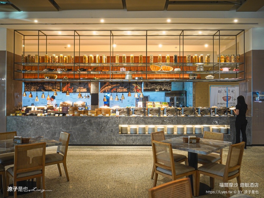 福爾摩沙遊艇酒店 台南安平住宿 台南飯店 遊艇酒店 無邊際泳池 笑笑羊 早餐 台南親子飯店