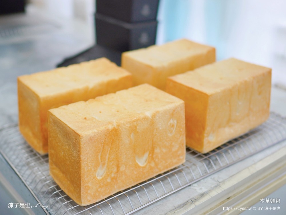 木草麵包 菜單 嘉義布袋美食 生吐司 自有咖啡 拿鐵 爆漿流心Q麻糬 漁市場