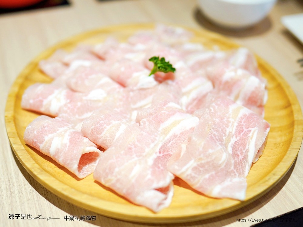 牛鍋私藏鍋物 菜單 文心路火鍋 台中捷運美食 文心櫻花站餐廳 台中火鍋吃到飽