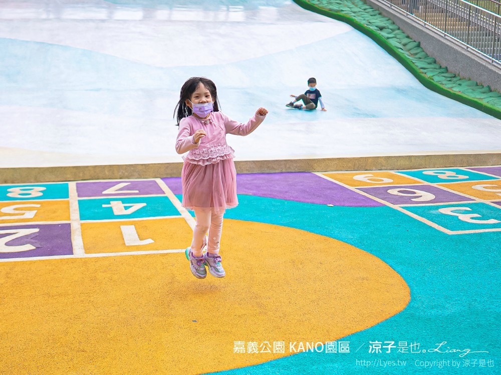 嘉義親子景點 KANO園區 嘉義公園 星光溜滑梯 飛碟溜滑梯 滑草場 溜滑梯公園
