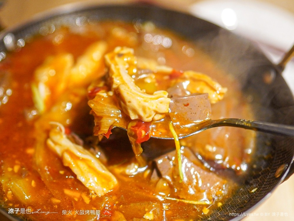 柴火火燄烤鴨館 菜單 台中烤鴨推薦 北屯松竹美食 櫻桃片皮鴨 中式合菜餐廳 火焰片鴨秀 芋頭米粉鴨鍋 父親節 母親節 聚餐