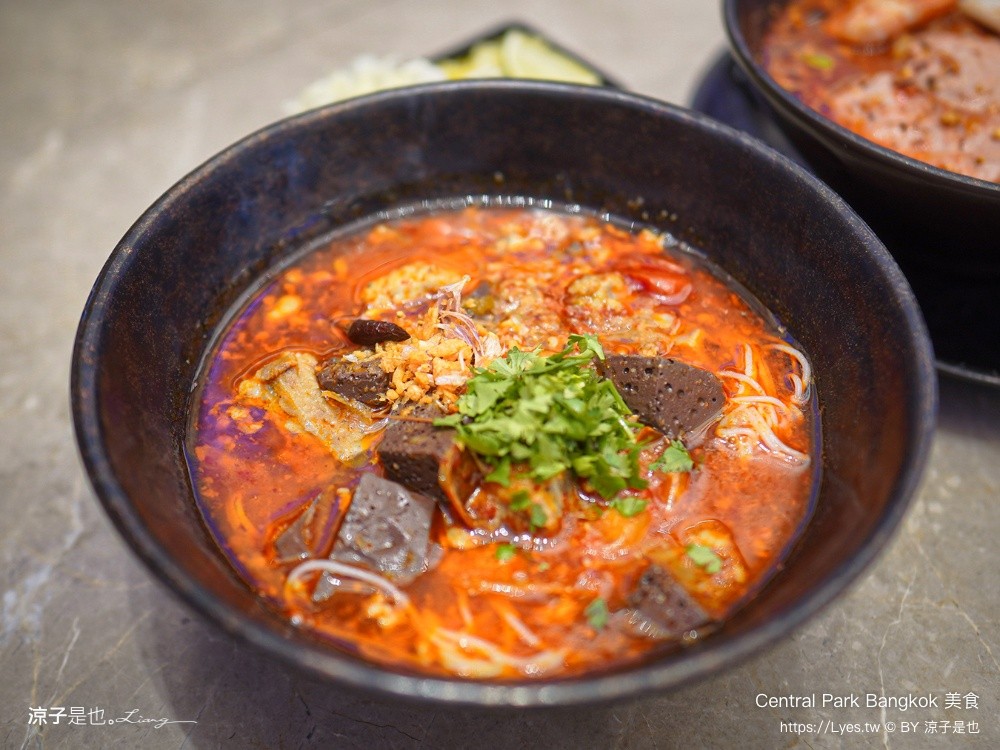 Central Park Bangkok 美食 曼谷米其林餐廳 Dusit Central Park 美食街推薦 Ongtong Khaosoi อองตอง ข้าวซอย