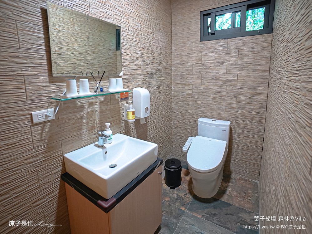 葉子祕境 南投埔里民宿 森林住宿 villa 豪華懶人露營 一泊二食 飯店 netflix disney 日月潭 早餐 晚餐