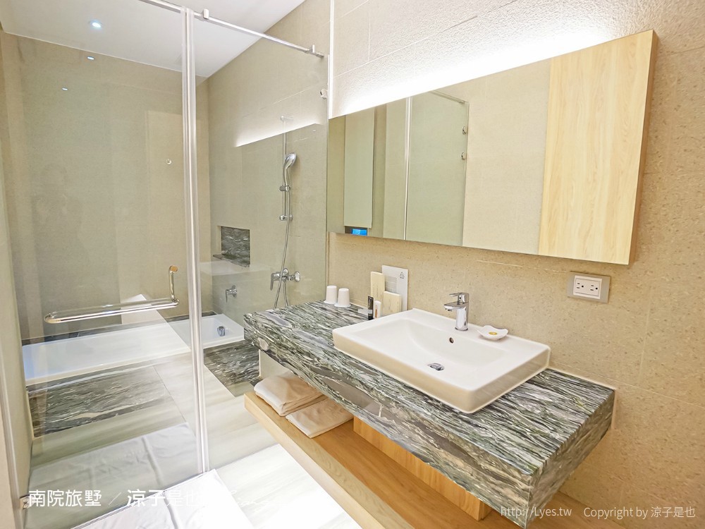 南院旅墅 嘉義住宿飯店推薦 CP值 早餐 地址 交通 雙人房 泳池