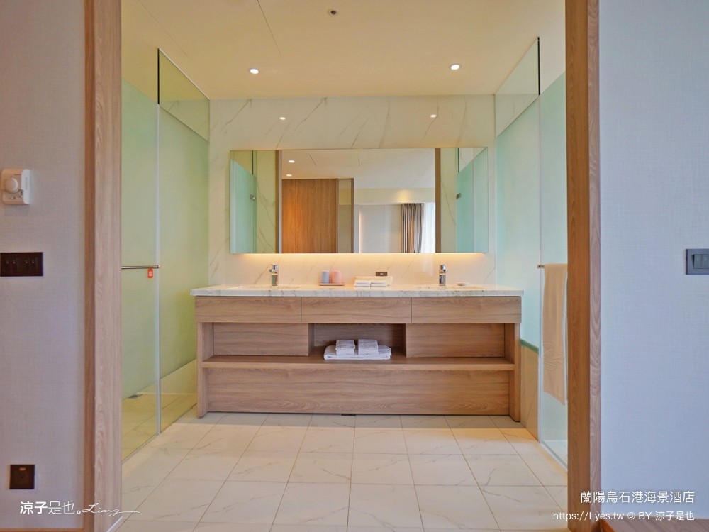 蘭陽烏石港海景酒店 宜蘭頭城住宿 宜蘭親子飯店 龜山島海景房型 童趣親子房 泳池電影院 一泊二食