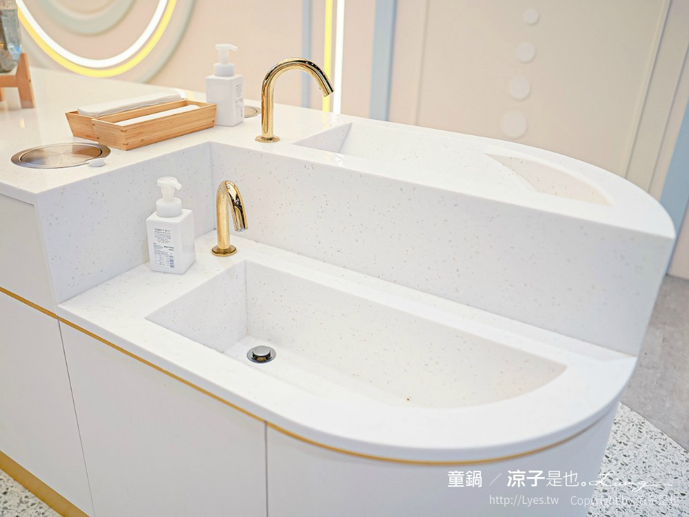 童鍋 親子火鍋 台中 親子餐廳 秀泰文心店 遊戲室 網美 打卡 IG 北歐風