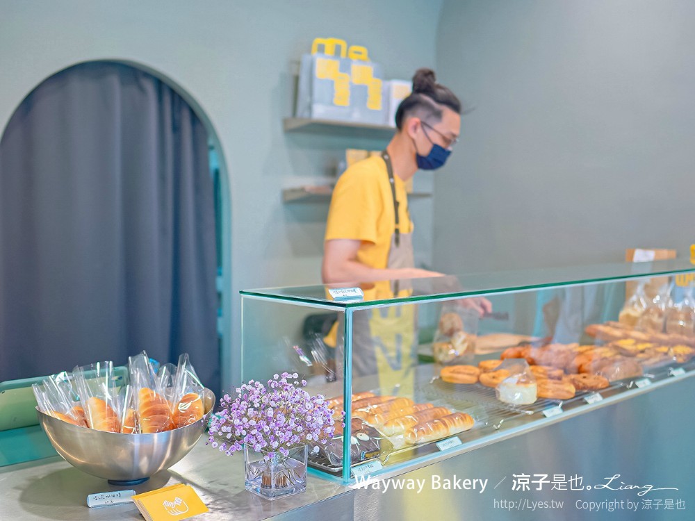餵餵麵包 台中北屯 美食 餐廳 小吃 麵包店 生吐司 可頌 巧克力卡雷酥 Wayway Bakery