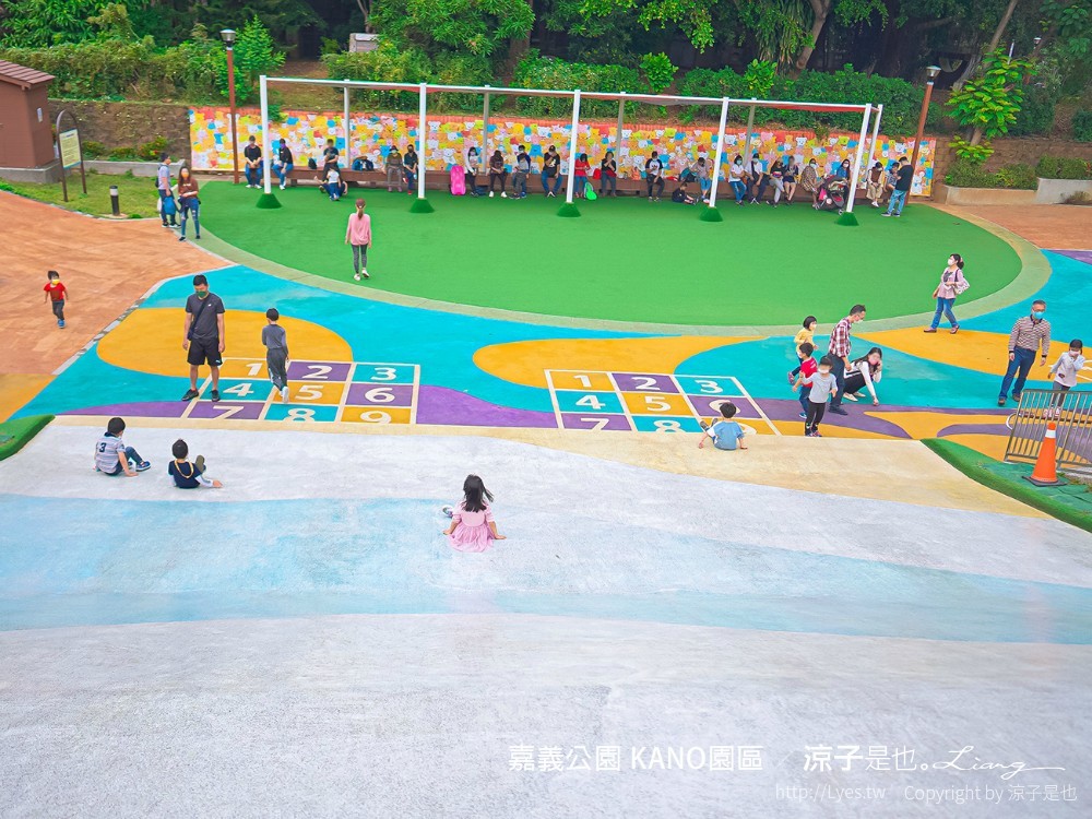 嘉義親子景點 KANO園區 嘉義公園 星光溜滑梯 飛碟溜滑梯 滑草場 溜滑梯公園