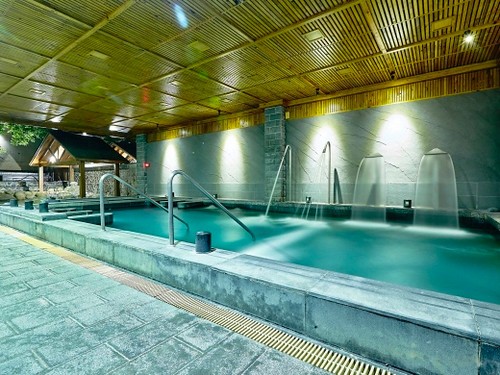 儷景溫泉會館 台南關子嶺溫泉飯店 泥漿溫泉住宿 尊榮館雙人房 戶外溫泉設施