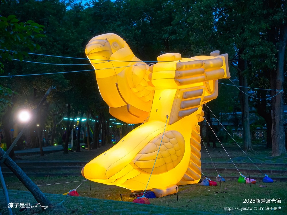 2025 新營波光節 台南景點 天鵝湖公園 活動時間 交通地點 燈光秀 停車 美食景點 必看作品