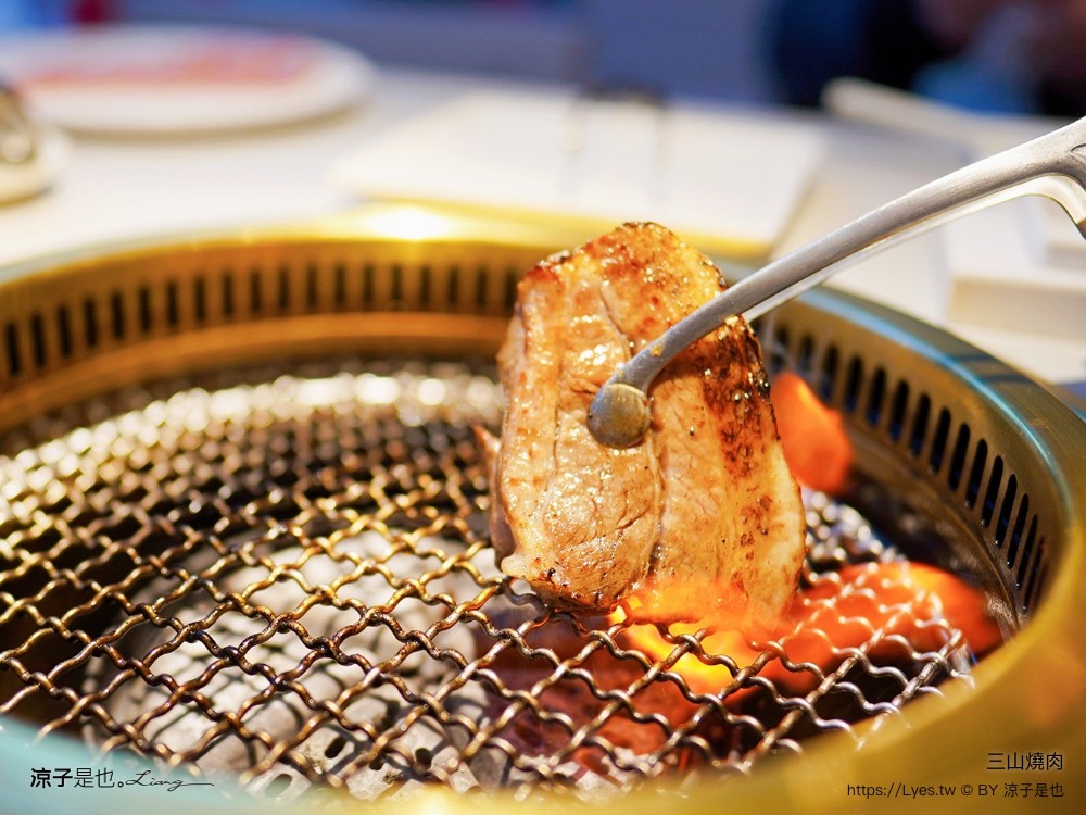 三山燒肉 輕井澤燒肉品牌 台中新開幕餐廳 訂位方式 菜單價位 日本和牛 烤肉餐廳 壽星 慶生優惠