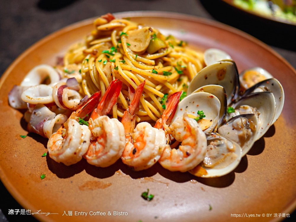 入厝entry coffee bistro 菜單 台中東區早午餐 咖啡館 餐酒館 台中火車站美食 餐廳
