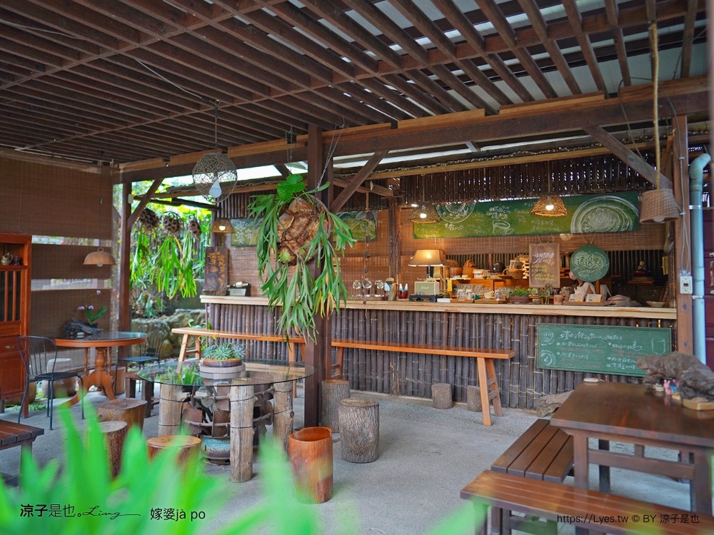 嫁婆咖啡 菜單 埔里秘境咖啡 南投森林系餐廳 樹屋 埔里庭園咖啡 蔬食 披薩 甜點