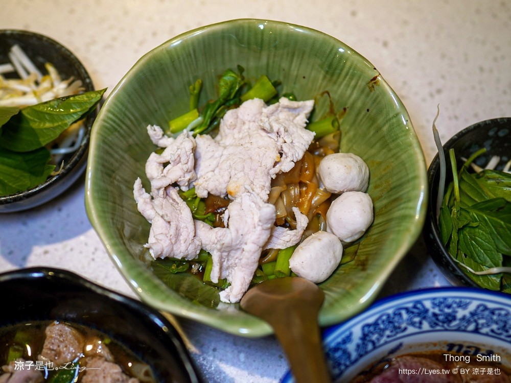 通思密船麵 thong smith 菜單 曼谷船麵 terminal 21 asok 泰國美食 和牛船麵 曼谷必吃