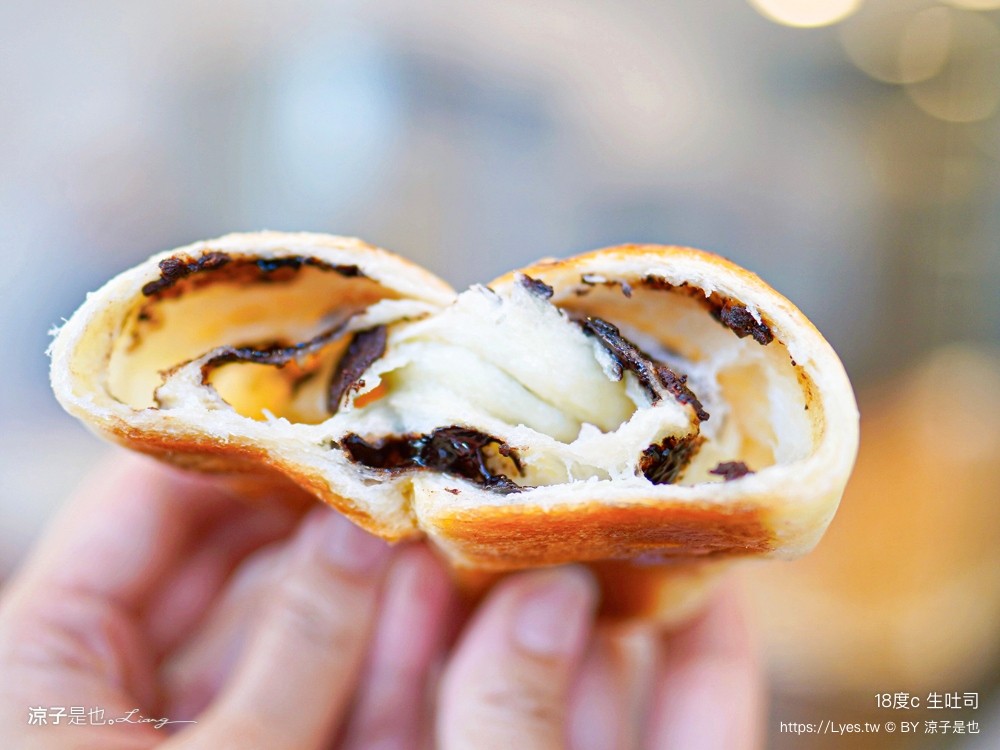 18度c生吐司 feeling18 南投埔里18度c巧克力工房 生吐司 冰淇淋 埔里景點美食二日遊 埔里美食 希爾拉villa 朗寧牛排 南投餐廳 南投住宿推薦 日高鍋物 埔里伴手禮