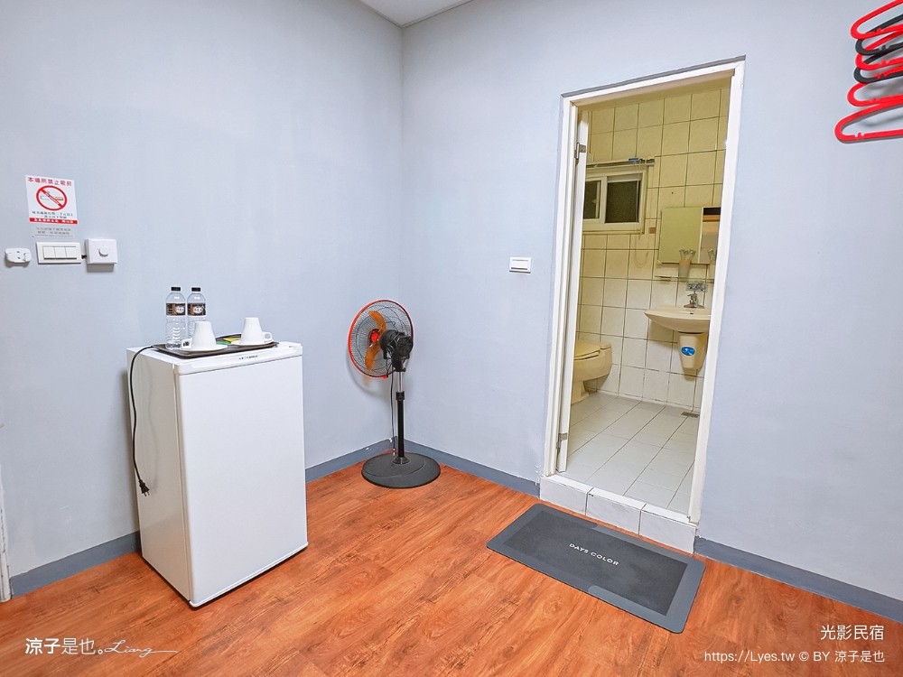 光影民宿 嘉義住宿推薦 布袋民宿 房型 雙人房 四人房 背包客