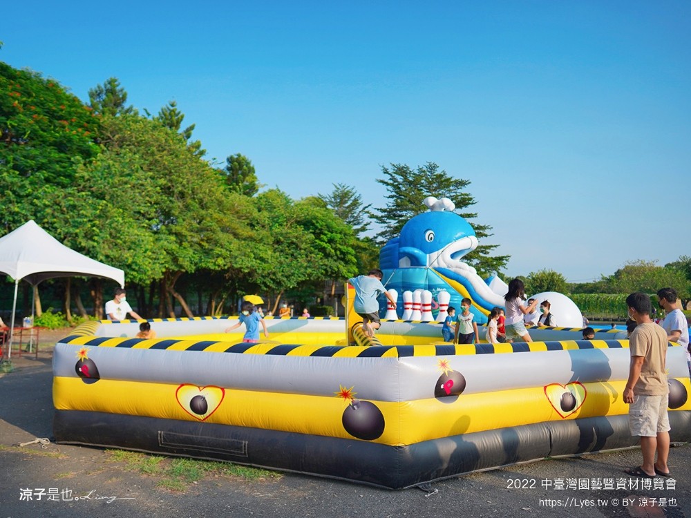 2022中臺灣 氣墊遊戲區 溜滑梯戲水池 農產品展售 美食小吃