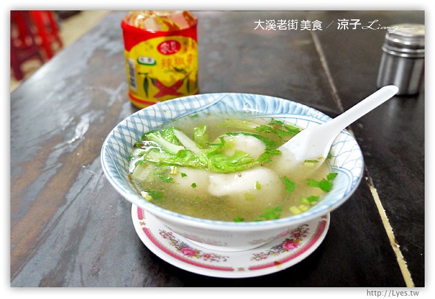 大溪老街-桃園大溪老街必吃美食-金字塔三角湯圓、里長嬤的碗粿、百年油飯、陳媽媽月光餅、和風手工豆腐酪