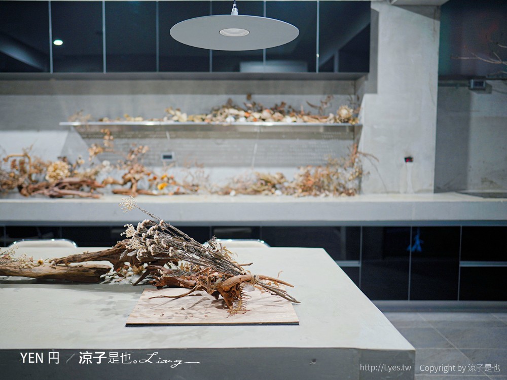 YEN円 菜單 台中北屯咖啡館 藝廊 清水模建築 水泥拿鐵 司康輕食 新開幕 捷運店美食