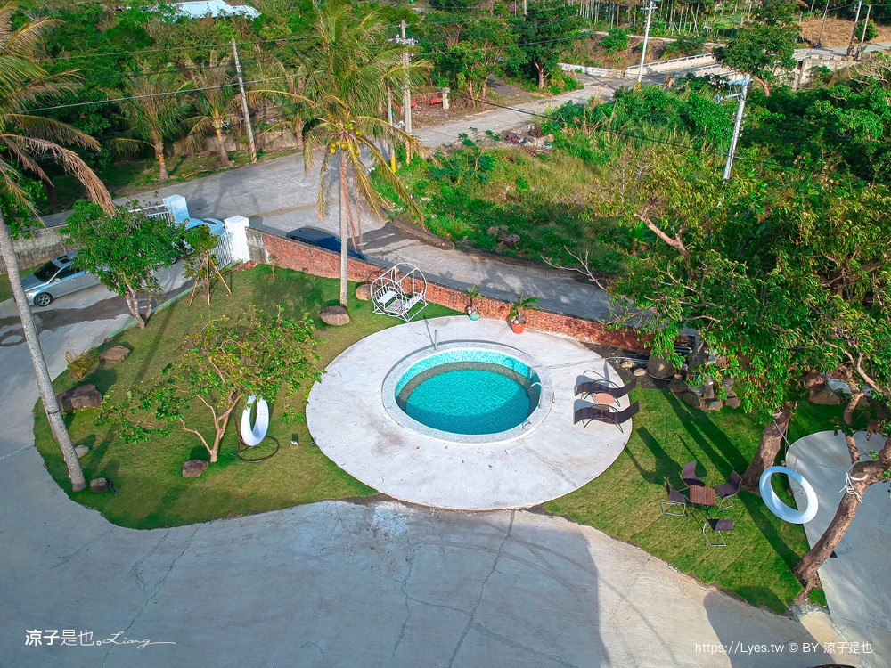 墾丁包棟民宿 屏東住宿 滿州住宿 touch villa 泳池 房型 庭院 卡拉ok 烤肉