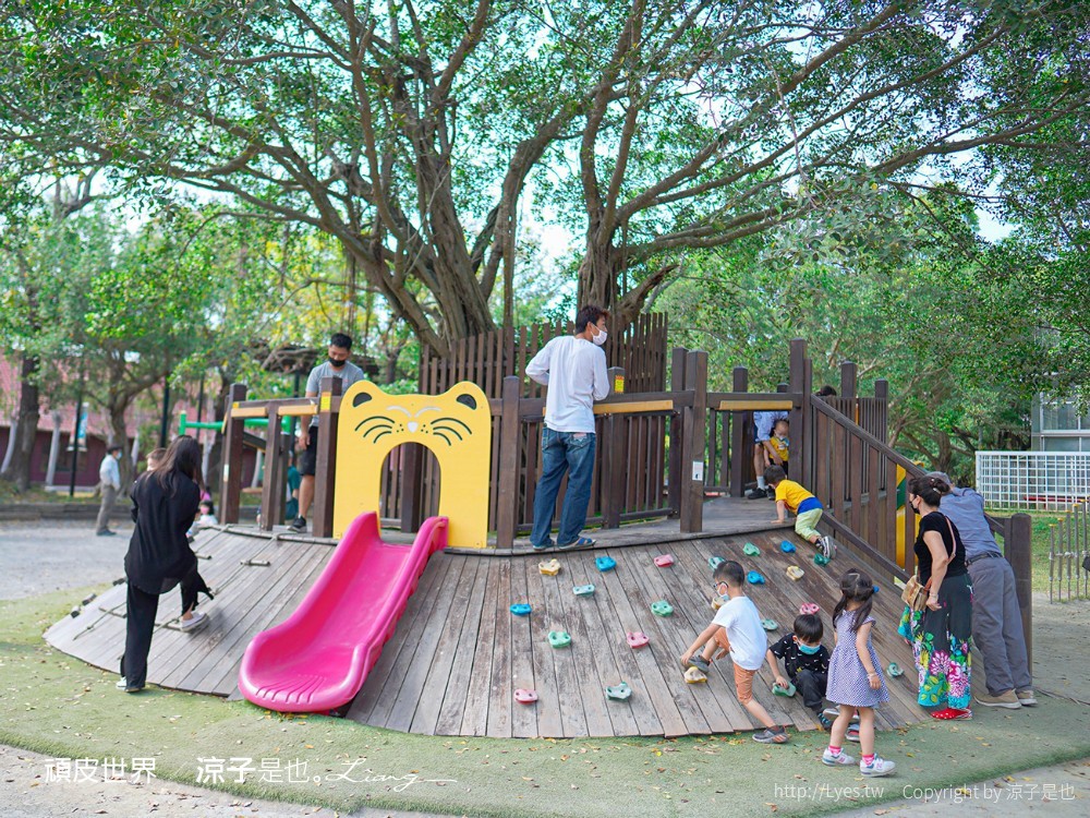 頑皮世界野生動物園攻略 門票優惠 台南親子景點 南台灣動物園 水豚君 長頸鹿 遊樂設施 戲水池