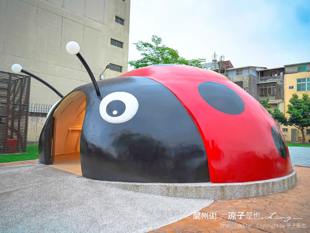屏東親子景點 蘭州街特色公園 勝利森林動物溜滑梯 免門票親子公園 恐龍