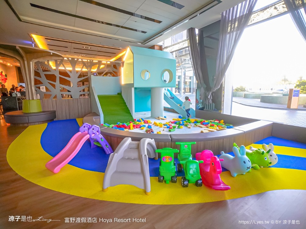 高雄富野渡假酒店 高雄親子飯店 溜滑梯房型 優惠專案 早餐 高雄住宿 輕軌凱旋瑞田站 親子套房 港都浪潮夜市