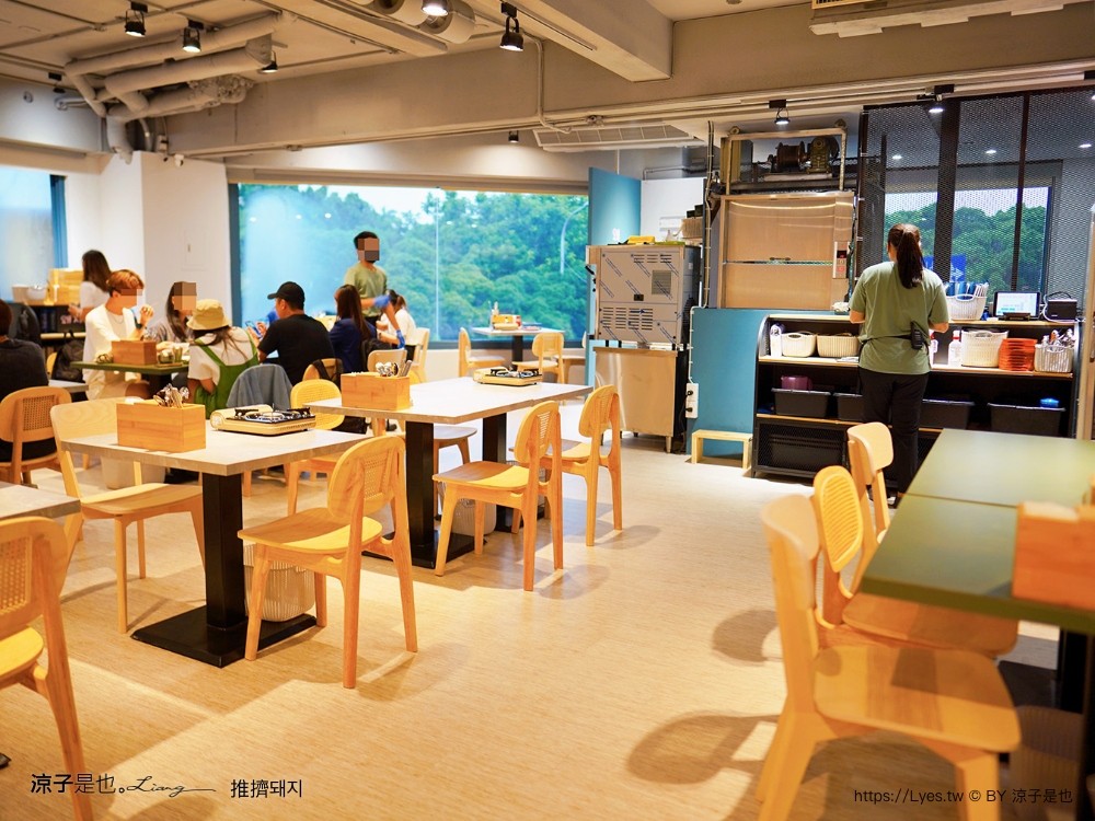 推擠 美食小吃 韓國烤肉 韓式小菜吃到飽 霜淇淋 無限供應