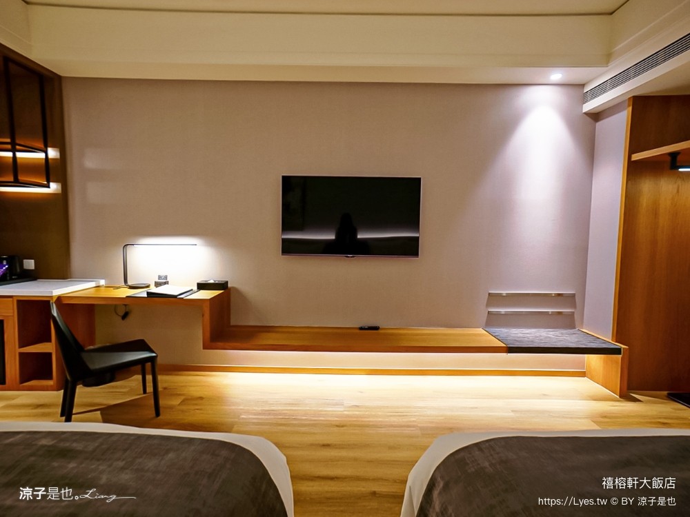 禧榕軒大飯店 台南新開幕 火車站住宿飯店 雙人房 四人房 家庭房 房型開箱 頂樓空中花園泳池 房價