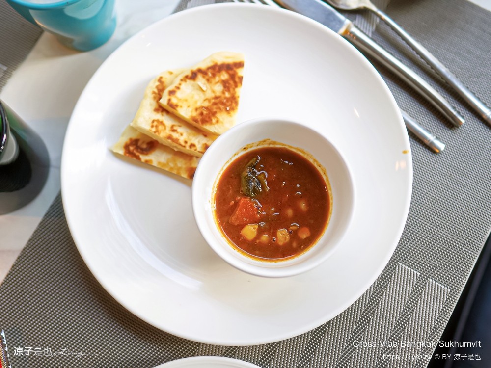 曼谷住宿 Cross Vibe Bangkok Sukhumvit 泰國飯店 四星級 親子飯店推薦 bts on nut 公寓式旅店 房價 交通 素坤逸