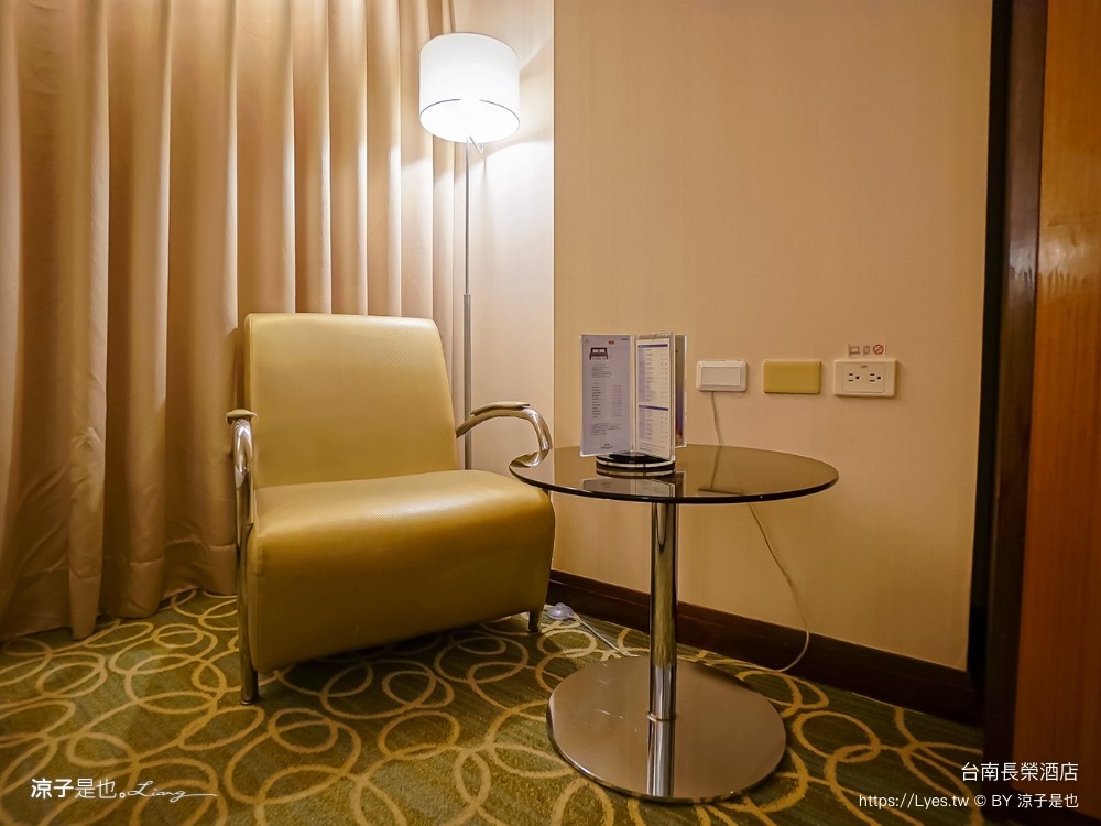 長榮桂冠酒店 台南住宿 台糖長榮台南 游泳池飯店 早餐 評價 親子 遊戲室