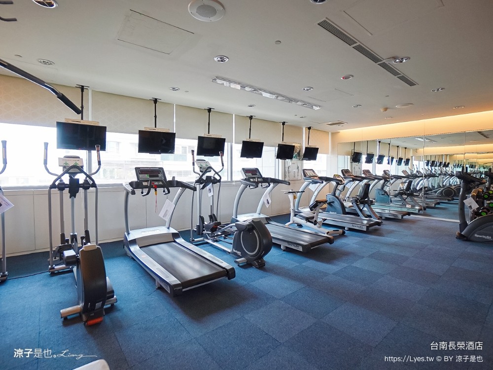 長榮桂冠酒店 台南住宿 台糖長榮台南 游泳池飯店 早餐 評價 親子 遊戲室