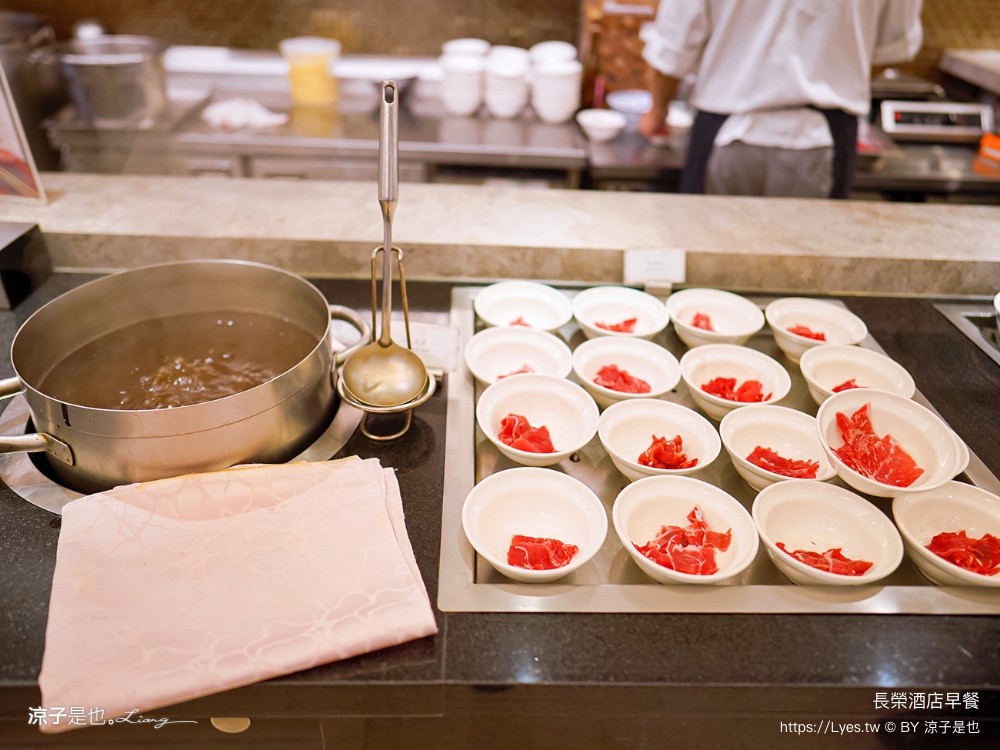 長榮桂冠酒店 台南住宿 台糖長榮台南 游泳池飯店 早餐 評價 親子 遊戲室