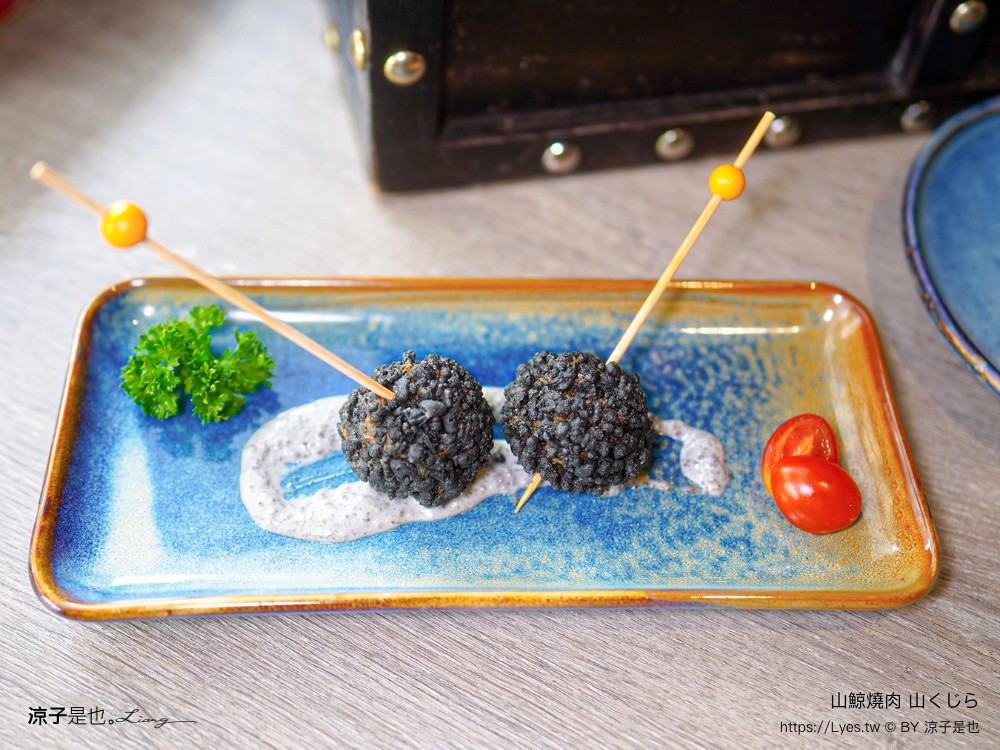 山鯨燒肉 菜單 台中漢口 燒肉美食 生日優惠 停車 訂位 優惠 台中燒肉餐廳推薦 和服 網美必拍 寶箱