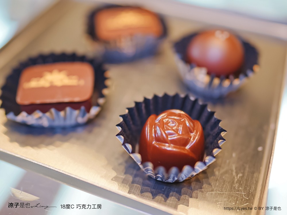 18度c巧克力工房 冰淇淋 南投埔里18度c巧克力工房 生吐司 埔里景點美食二日遊 埔里美食 希爾拉villa 朗寧牛排 南投餐廳 南投住宿推薦 日高鍋物 埔里伴手禮