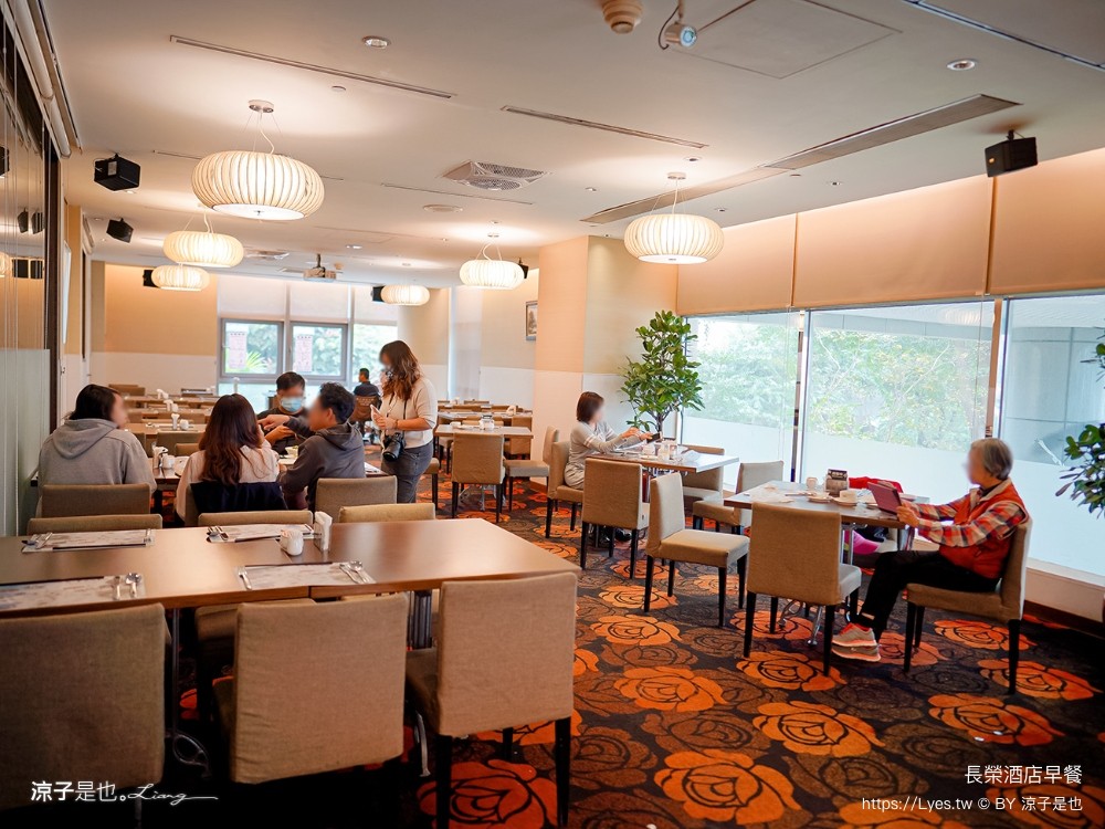 長榮桂冠酒店 台南住宿 台糖長榮台南 游泳池飯店 早餐 評價 親子 遊戲室