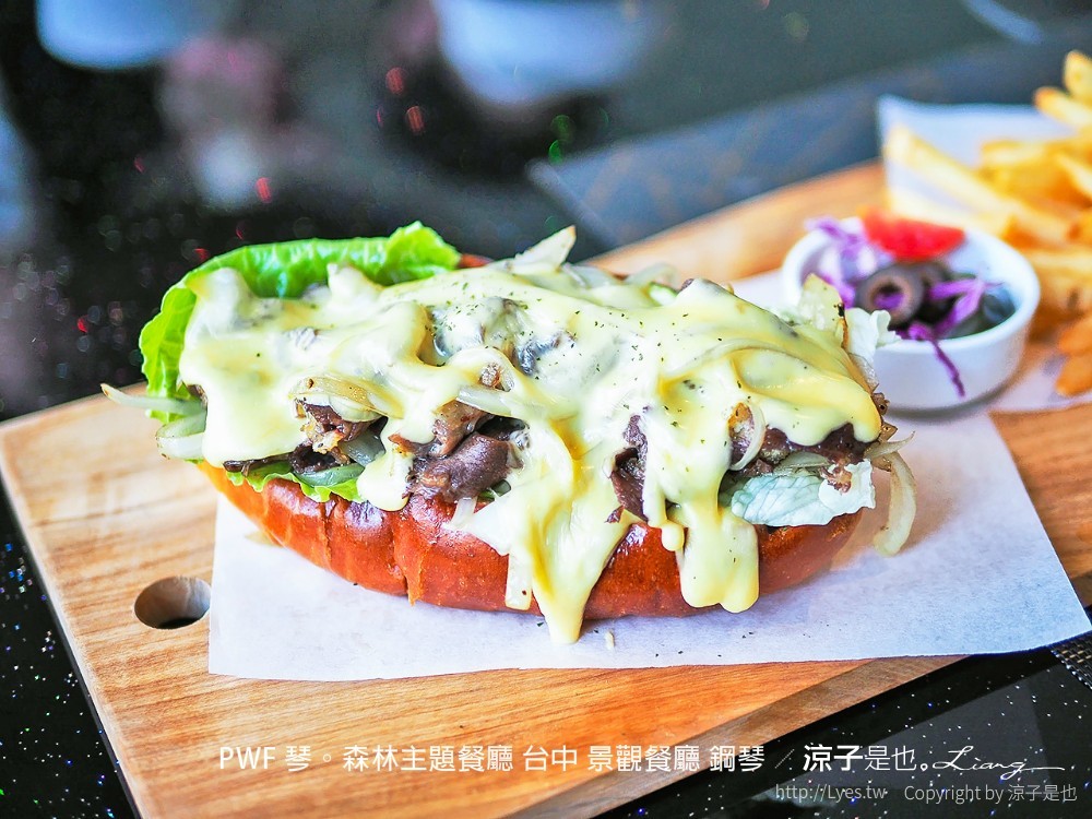 pwf 琴。森林主題餐廳 台中 景觀餐廳 鋼琴