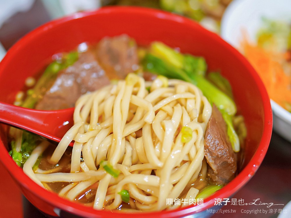 鼎倫牛肉麵 菜單 台東太麻里美食 金崙車站小吃 秘境海灘排隊美食