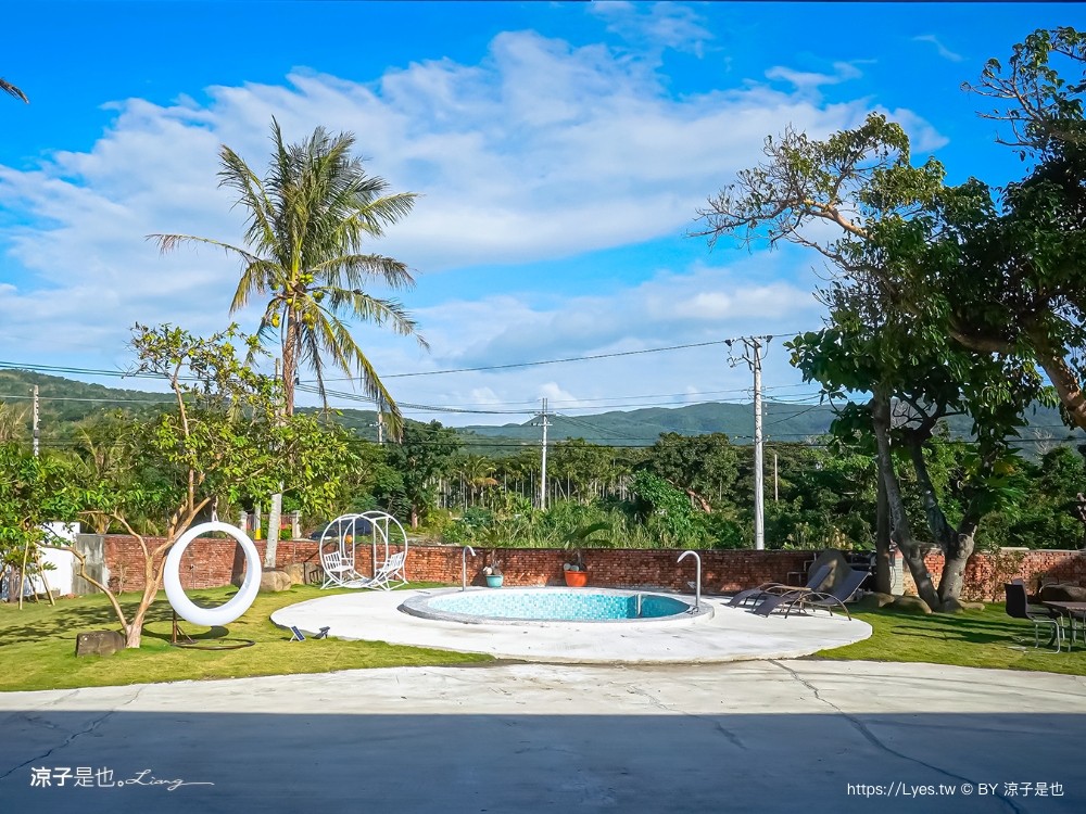 墾丁包棟民宿 屏東住宿 滿州住宿 touch villa 泳池 房型 庭院 卡拉ok 烤肉