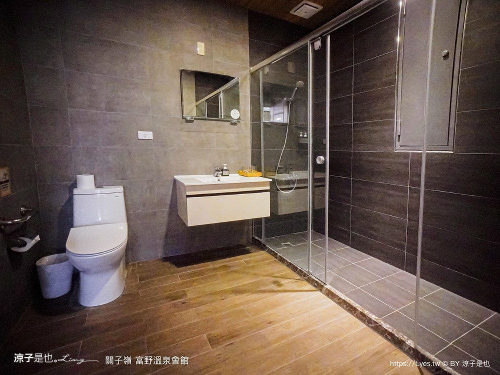 關子嶺富野溫泉會館 台南溫泉飯店 泥漿溫泉 台南親子住宿 泳池戲水區 房價優惠 房型 早餐 和式 開幕 關子嶺泡湯 大眾泡湯池 游泳池 親子家庭房