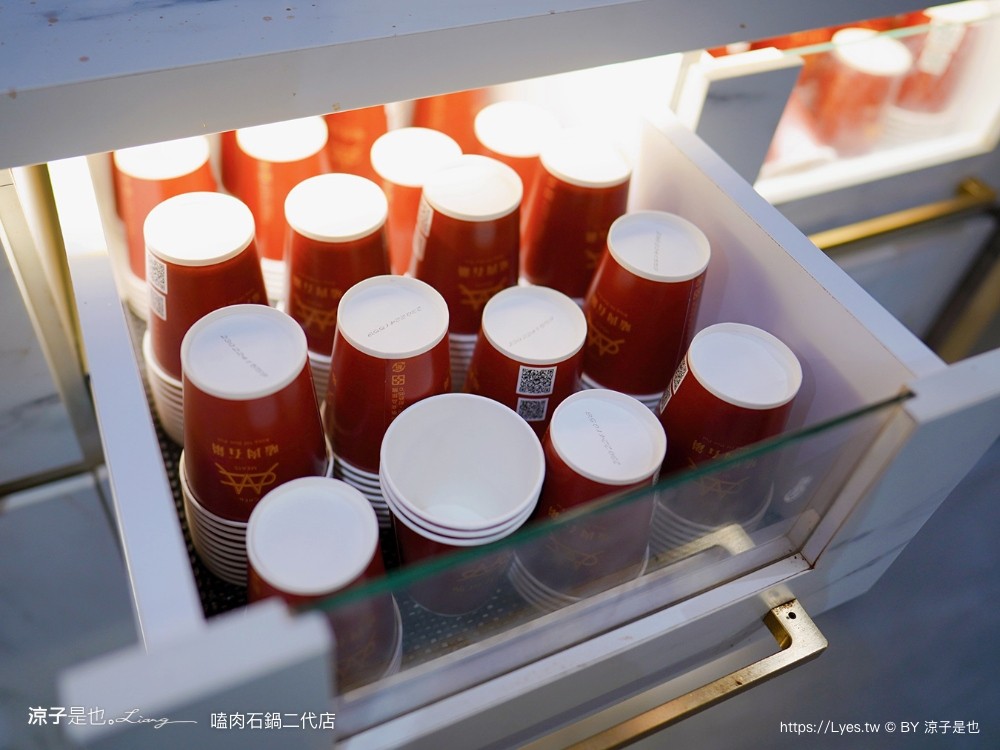 嗑肉石鍋 北屯軍福店 全新二代店 台中火鍋吃到飽推薦 蔬菜 火鍋料 飲料 冰品自助吧 buffet