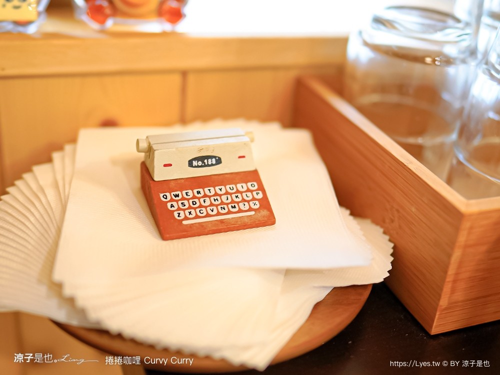 捲捲咖哩 菜單 台中咖哩 湯咖哩 台中南屯美食 日式咖哩 推薦 文青小店 人氣 ig curvy curry