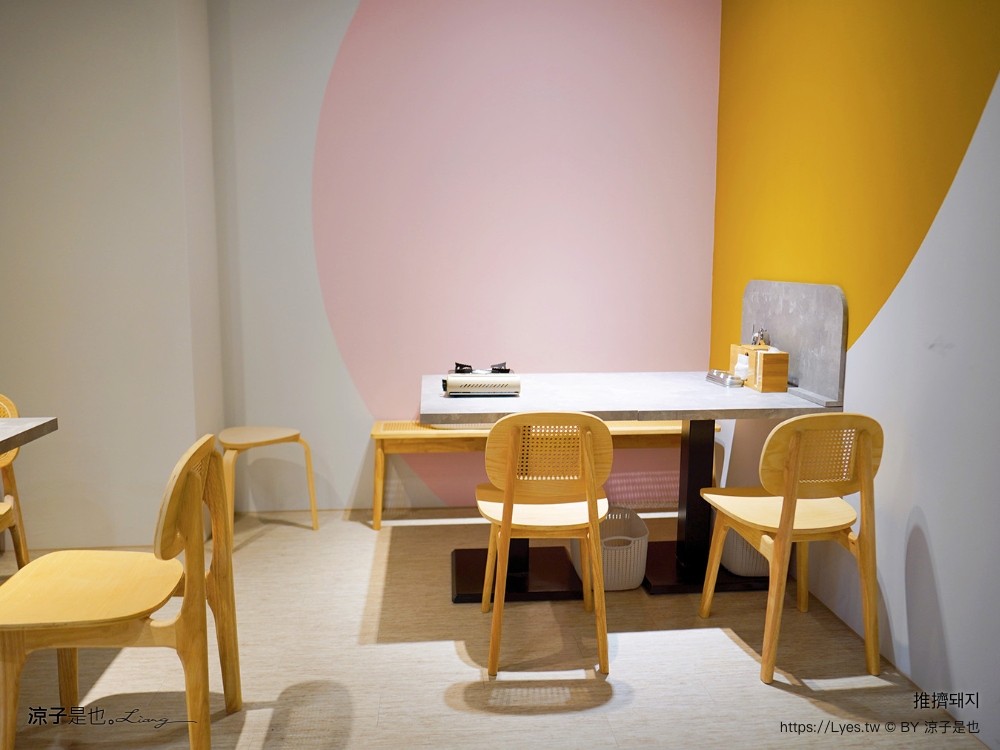 推擠 美食小吃 韓國烤肉 韓式小菜吃到飽 霜淇淋 無限供應